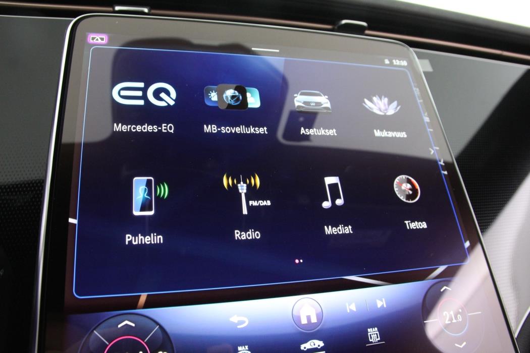 MERCEDES-BENZ EQE 2023