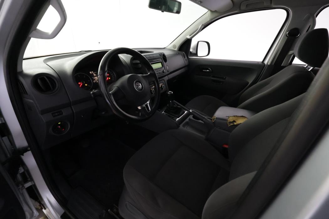 VOLKSWAGEN Amarok 2012