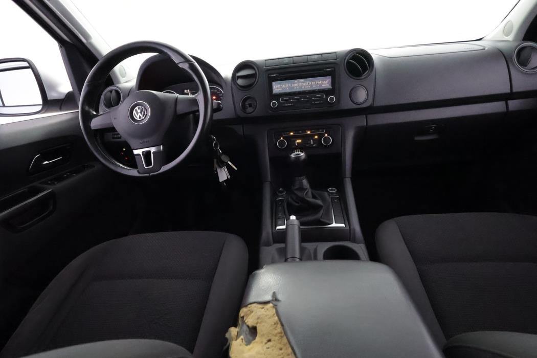 VOLKSWAGEN Amarok 2012