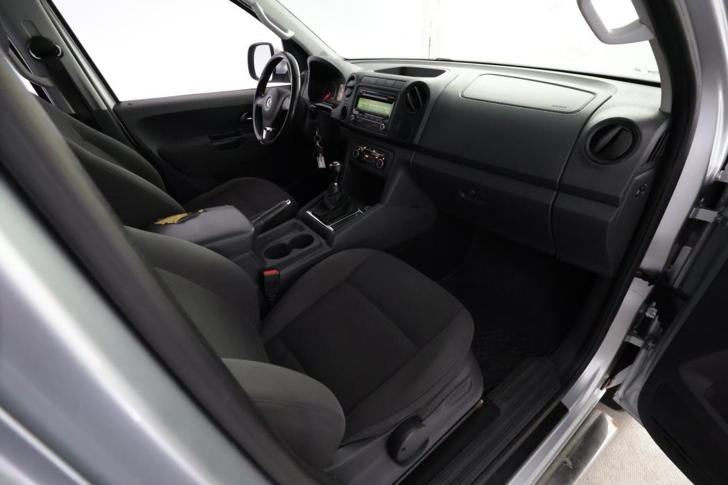 VOLKSWAGEN Amarok 2012