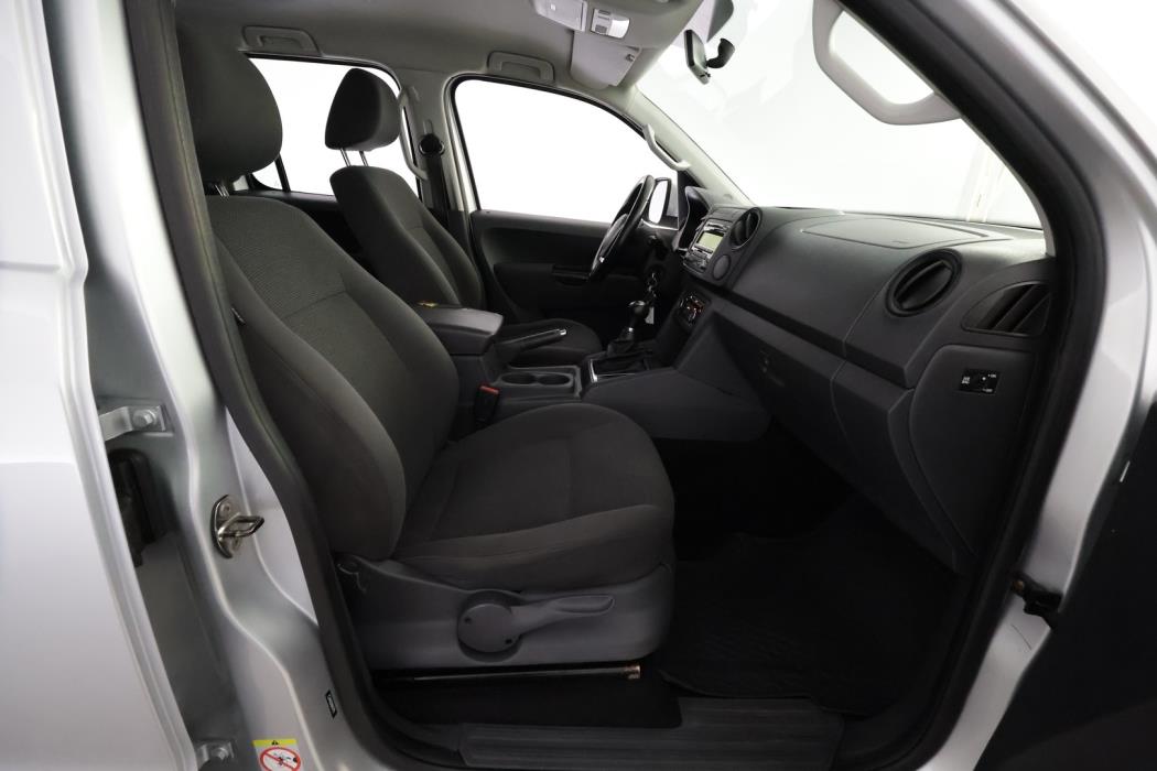 VOLKSWAGEN Amarok 2012