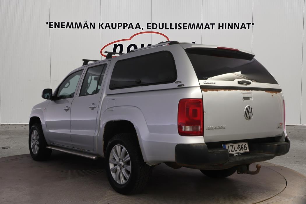 VOLKSWAGEN Amarok 2012