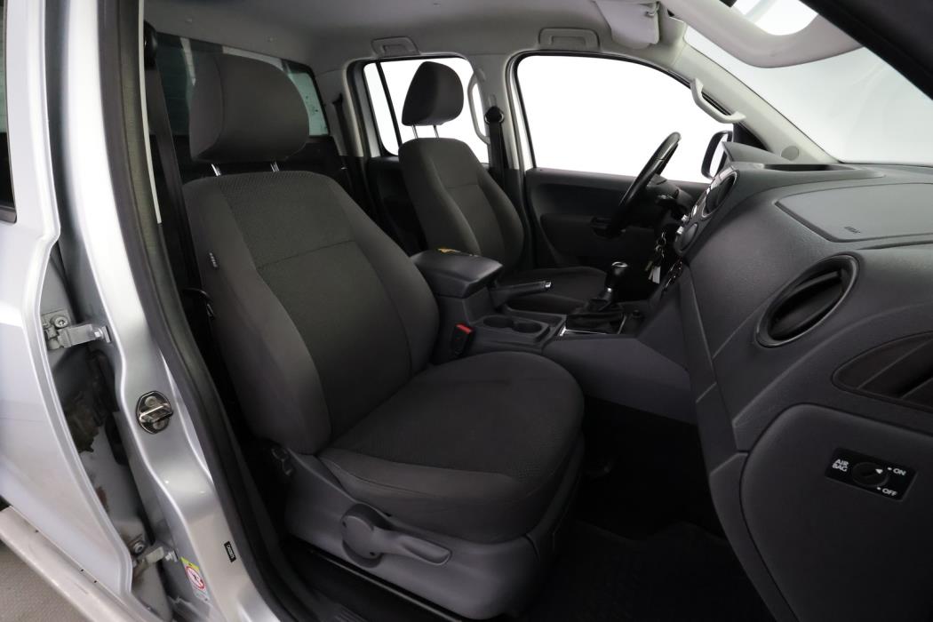 VOLKSWAGEN Amarok 2012