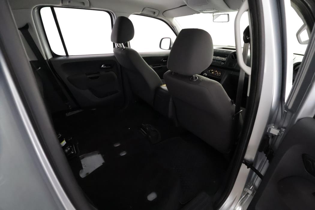 VOLKSWAGEN Amarok 2012