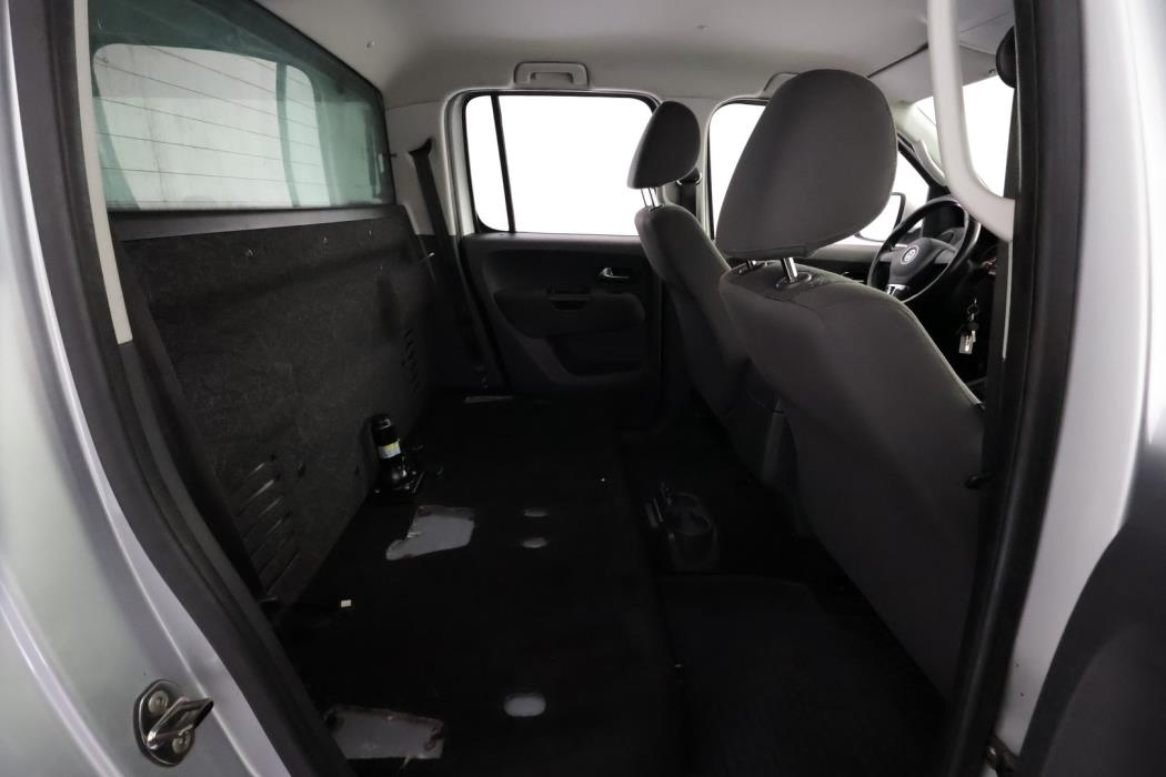 VOLKSWAGEN Amarok 2012