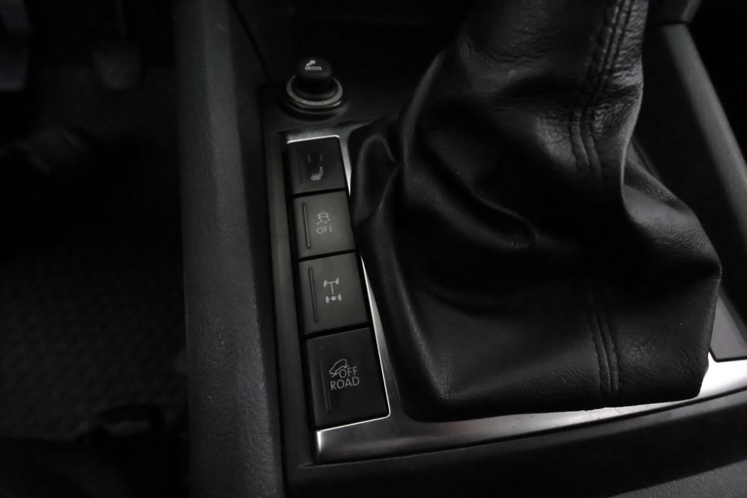 VOLKSWAGEN Amarok 2012