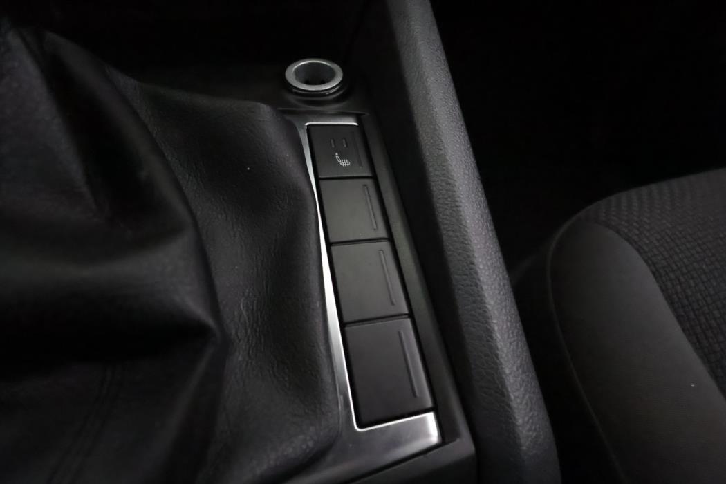 VOLKSWAGEN Amarok 2012