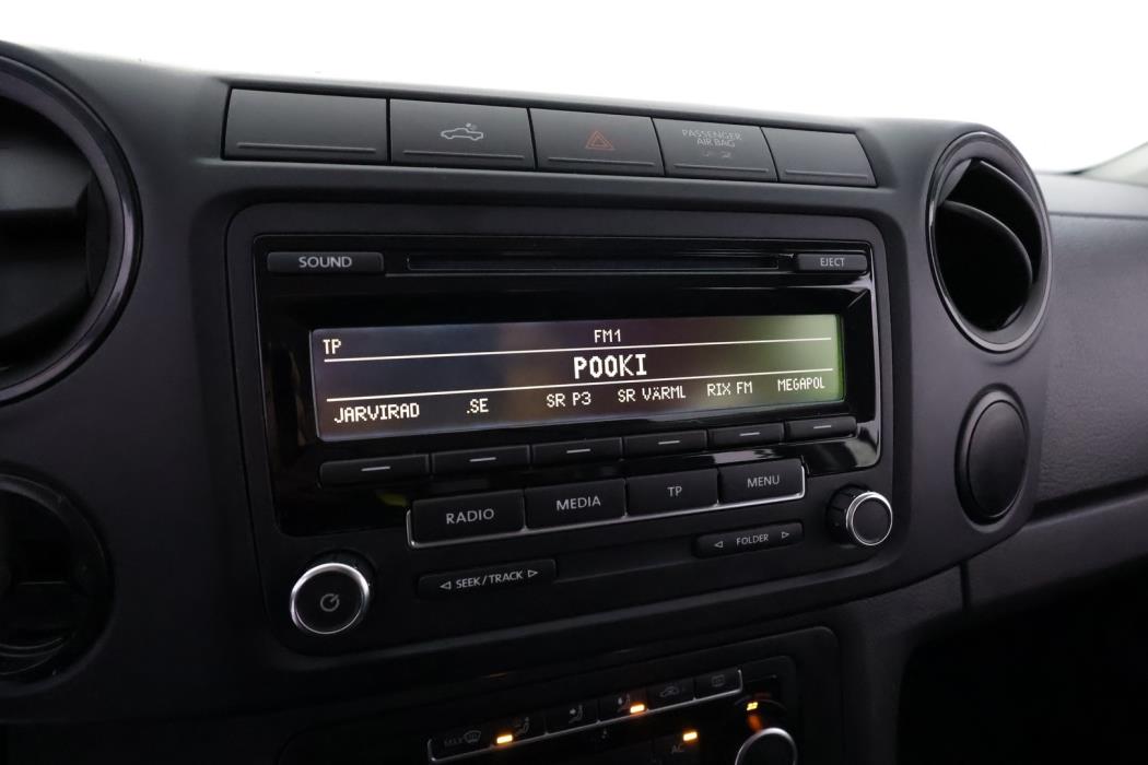 VOLKSWAGEN Amarok 2012