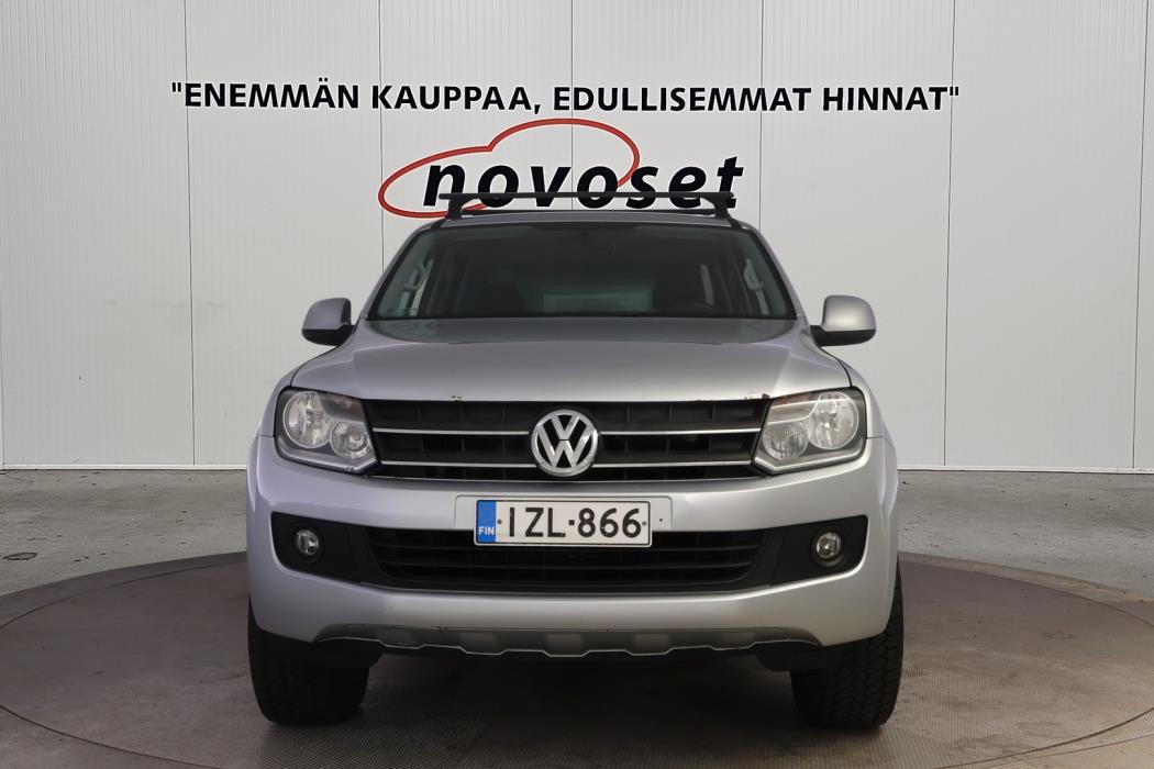 VOLKSWAGEN Amarok 2012