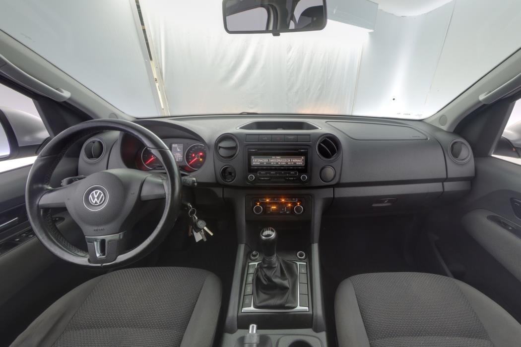 VOLKSWAGEN Amarok 2012