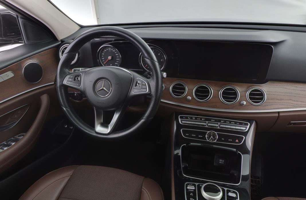 MERCEDES-BENZ E 2018