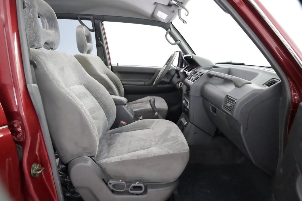 MITSUBISHI Pajero 1999