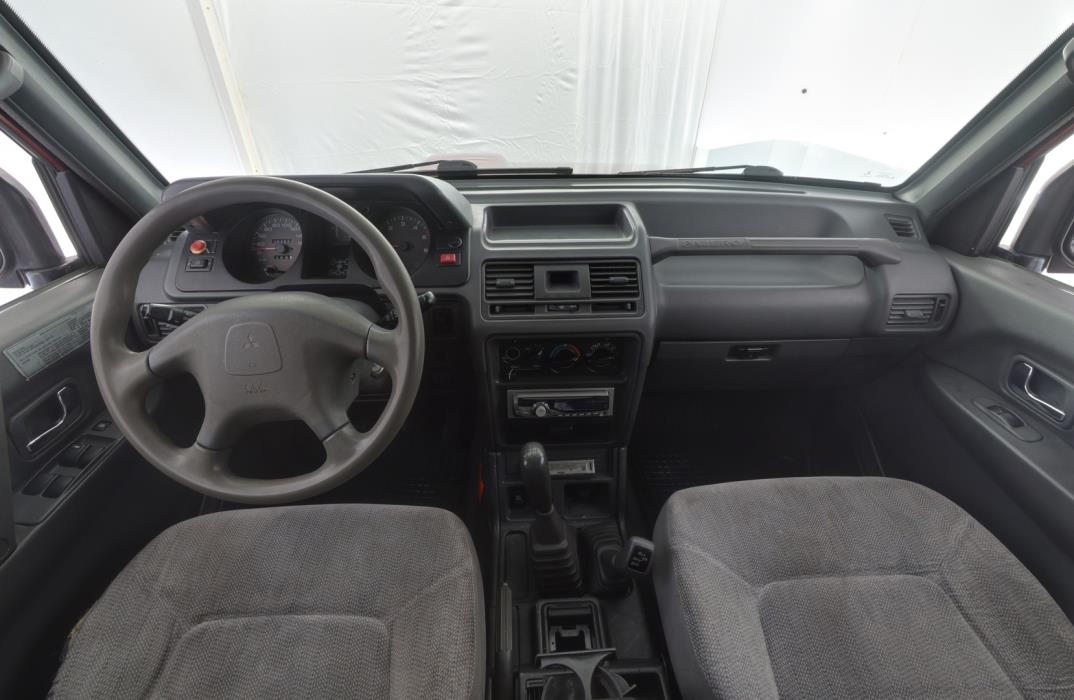 MITSUBISHI Pajero 1999