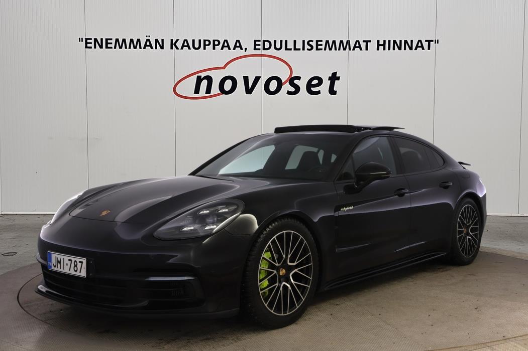 PORSCHE Panamera 2018