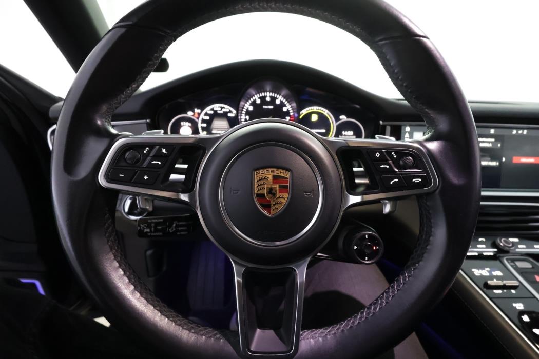 PORSCHE Panamera 2018