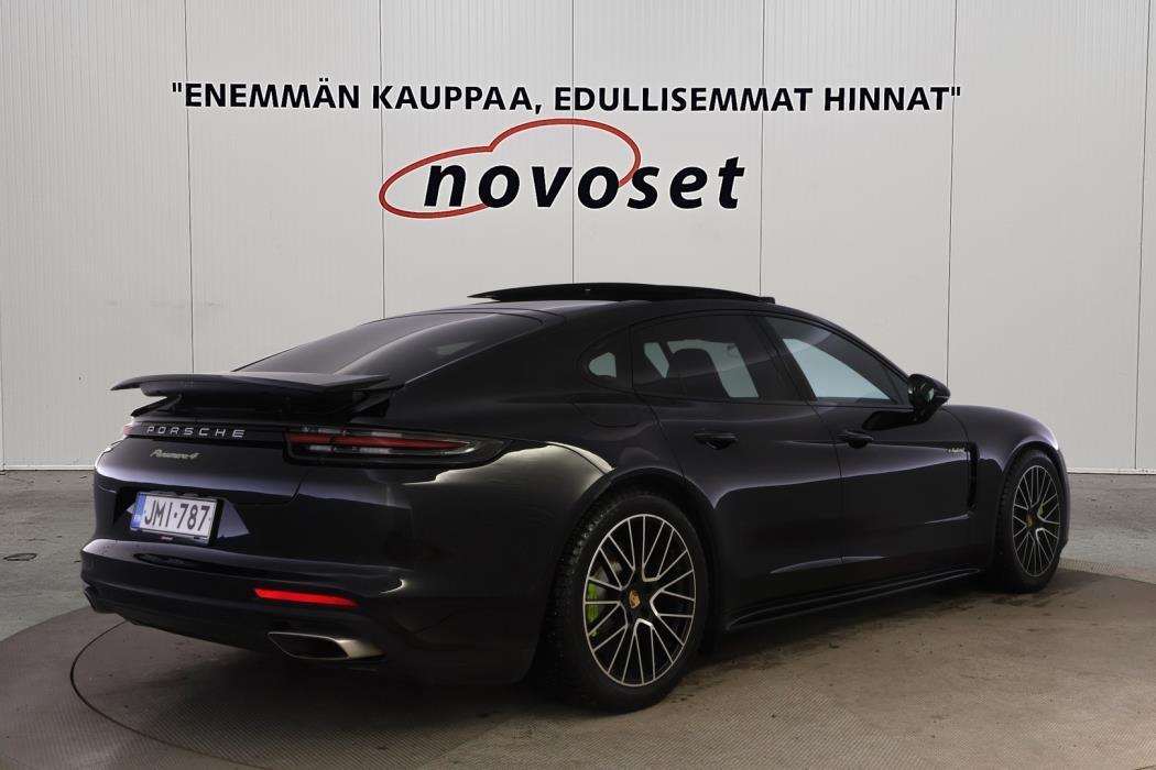 PORSCHE Panamera 2018