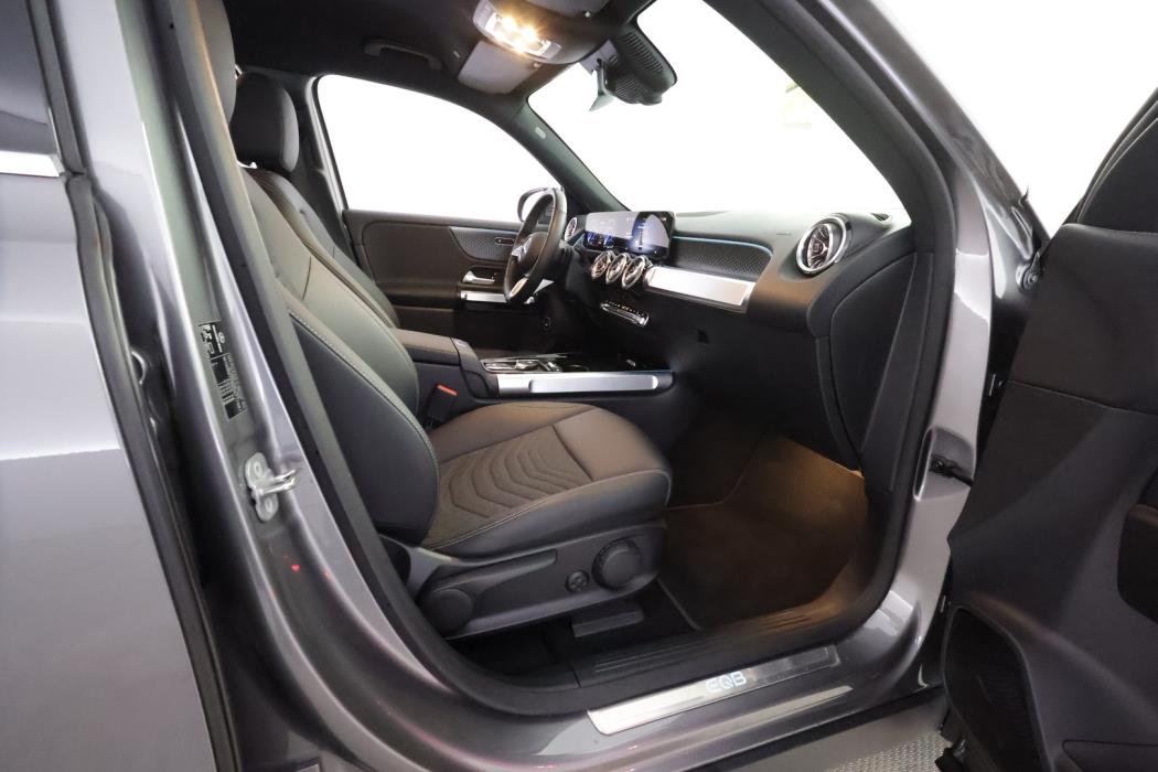MERCEDES-BENZ EQB 2025