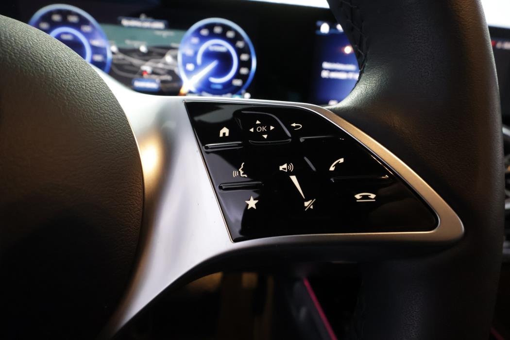 MERCEDES-BENZ EQB 2025