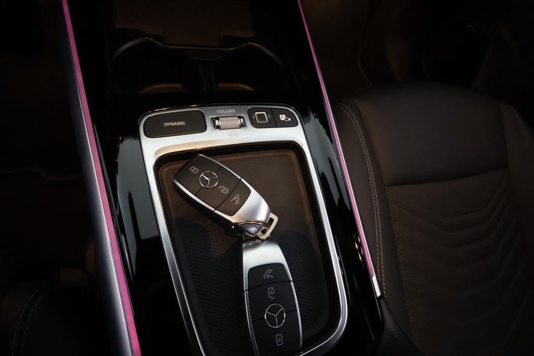 MERCEDES-BENZ EQB 2025