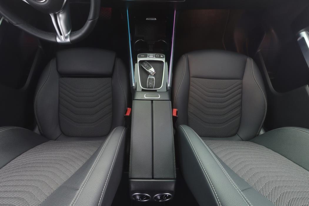 MERCEDES-BENZ EQB 2025