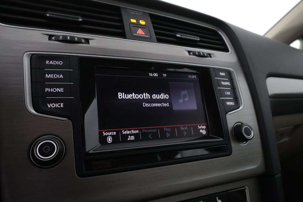 VOLKSWAGEN Golf 2014