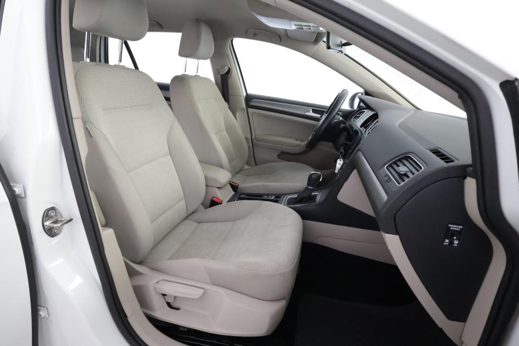 VOLKSWAGEN Golf 2014