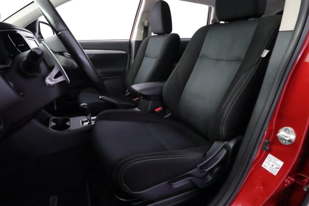 MITSUBISHI Outlander 2016