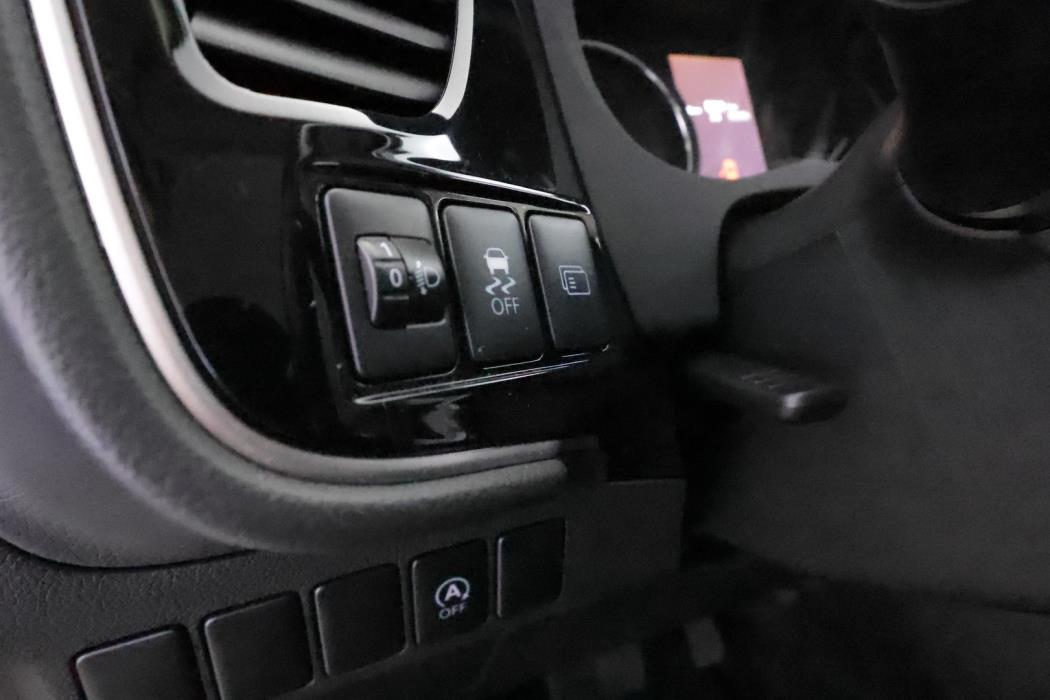 MITSUBISHI Outlander 2016