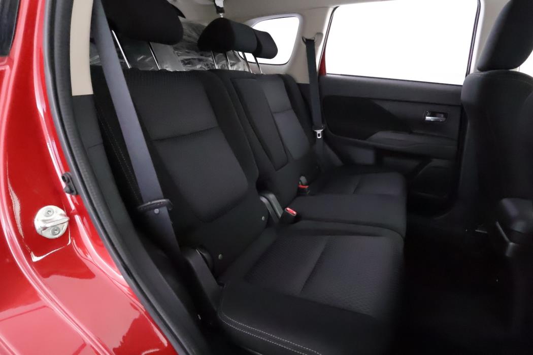 MITSUBISHI Outlander 2016