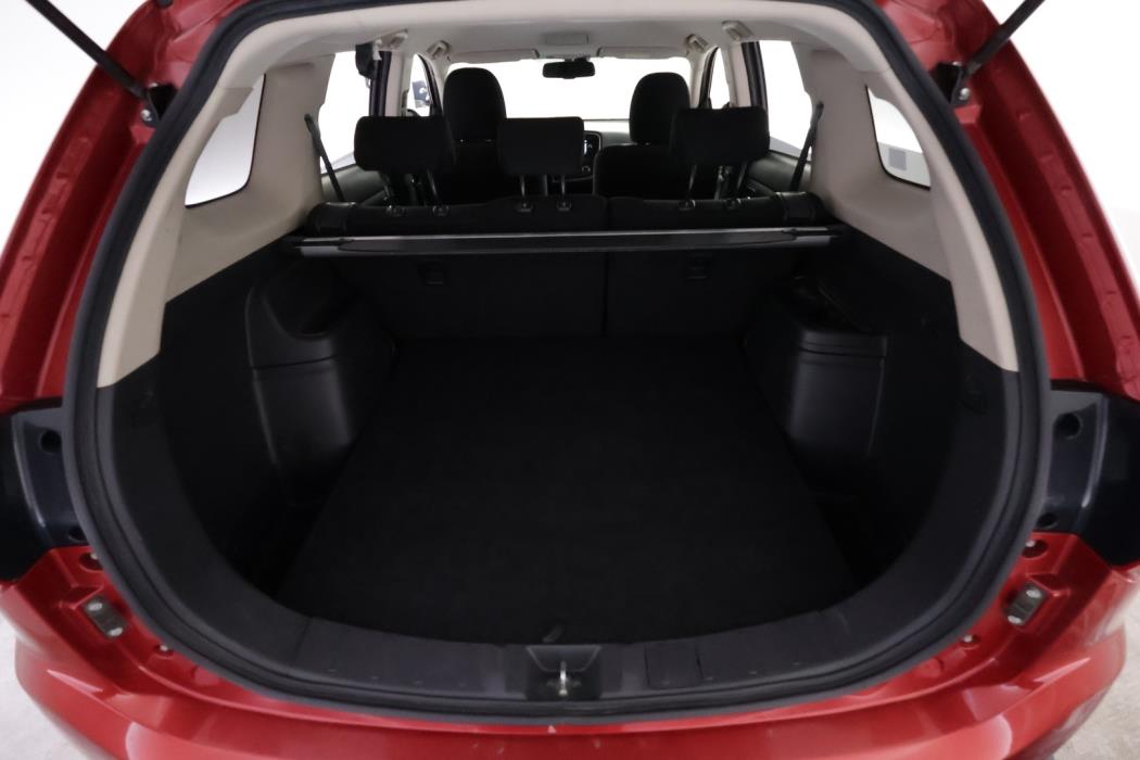 MITSUBISHI Outlander 2016