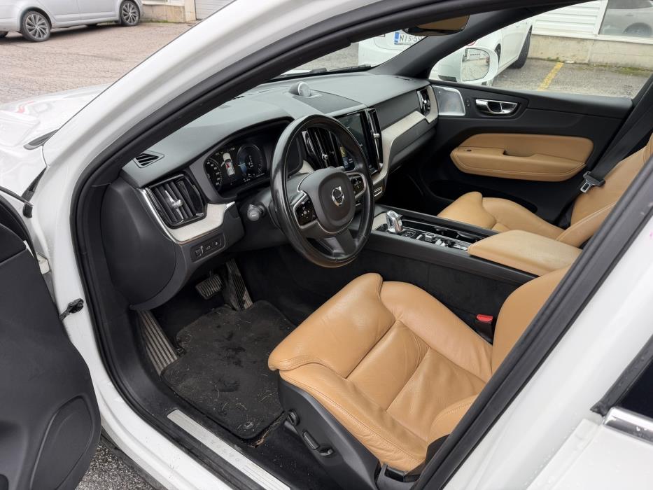VOLVO XC60 2018
