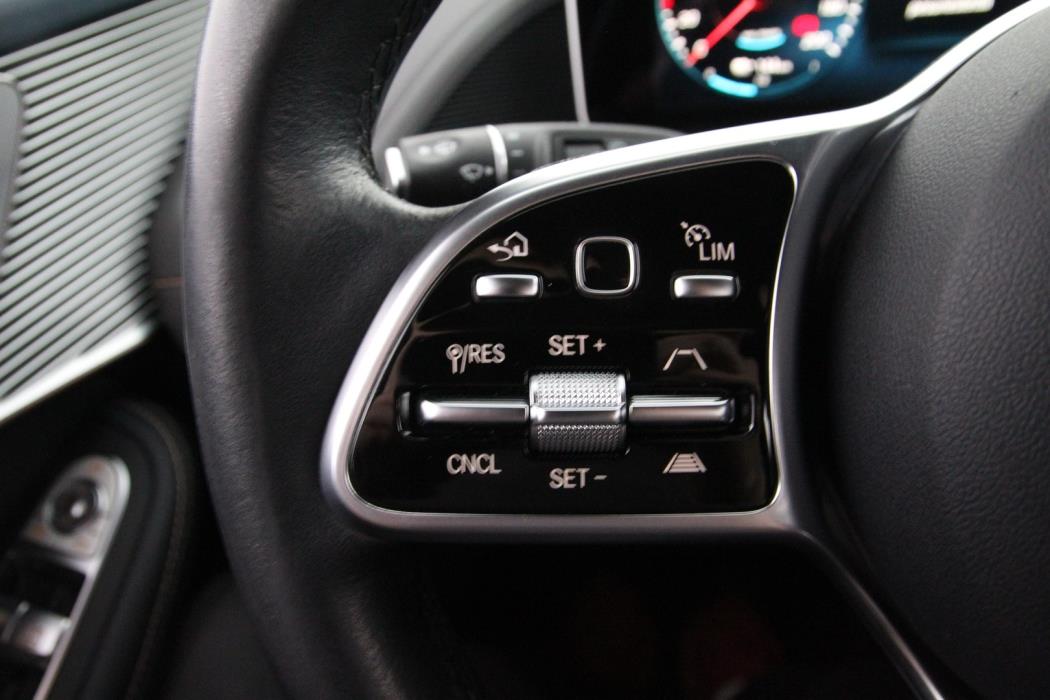 MERCEDES-BENZ EQC 2019