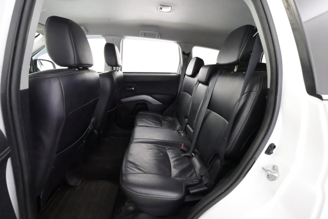 MITSUBISHI Outlander 2012