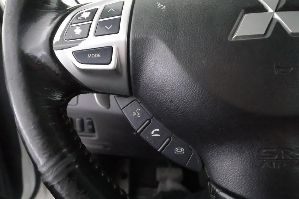 MITSUBISHI Outlander 2012