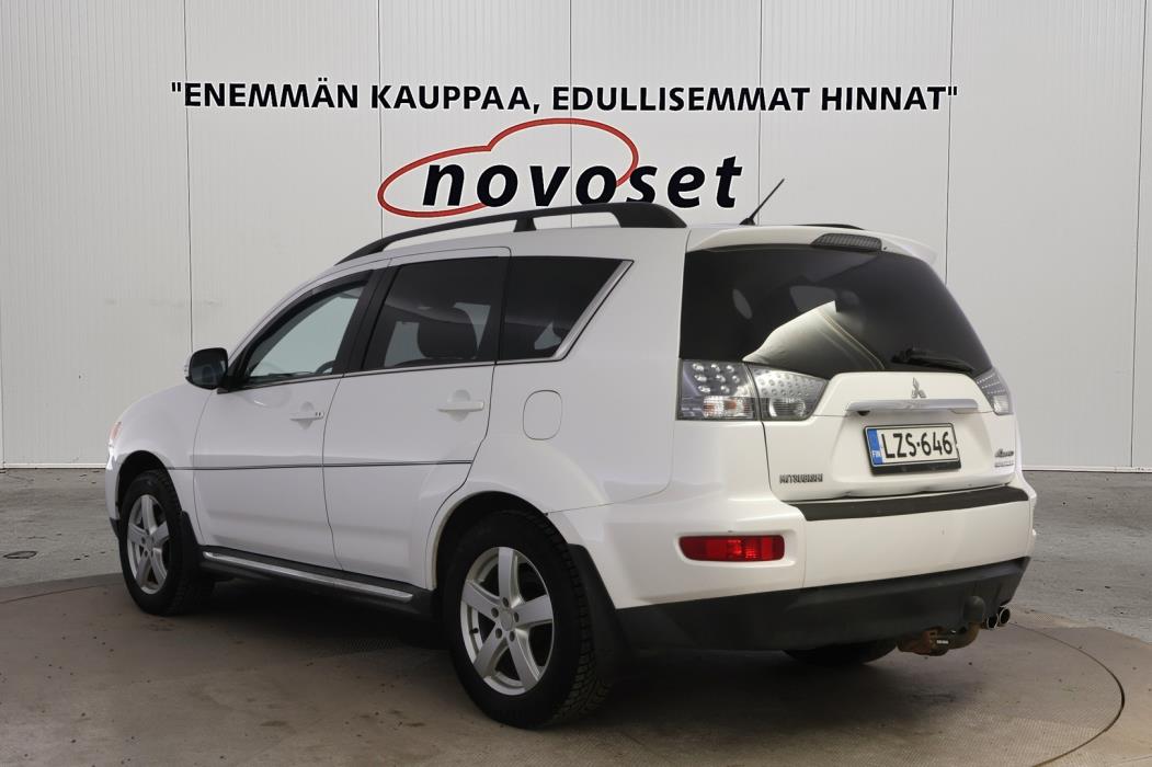 MITSUBISHI Outlander 2012