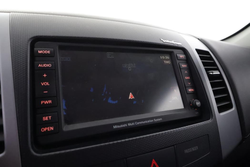 MITSUBISHI Outlander 2012