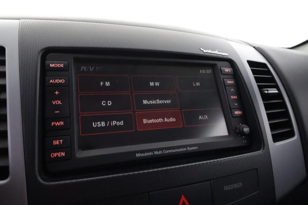 MITSUBISHI Outlander 2012