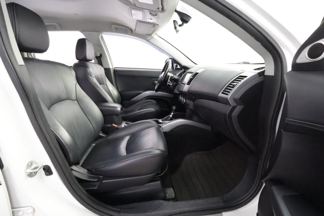 MITSUBISHI Outlander 2012