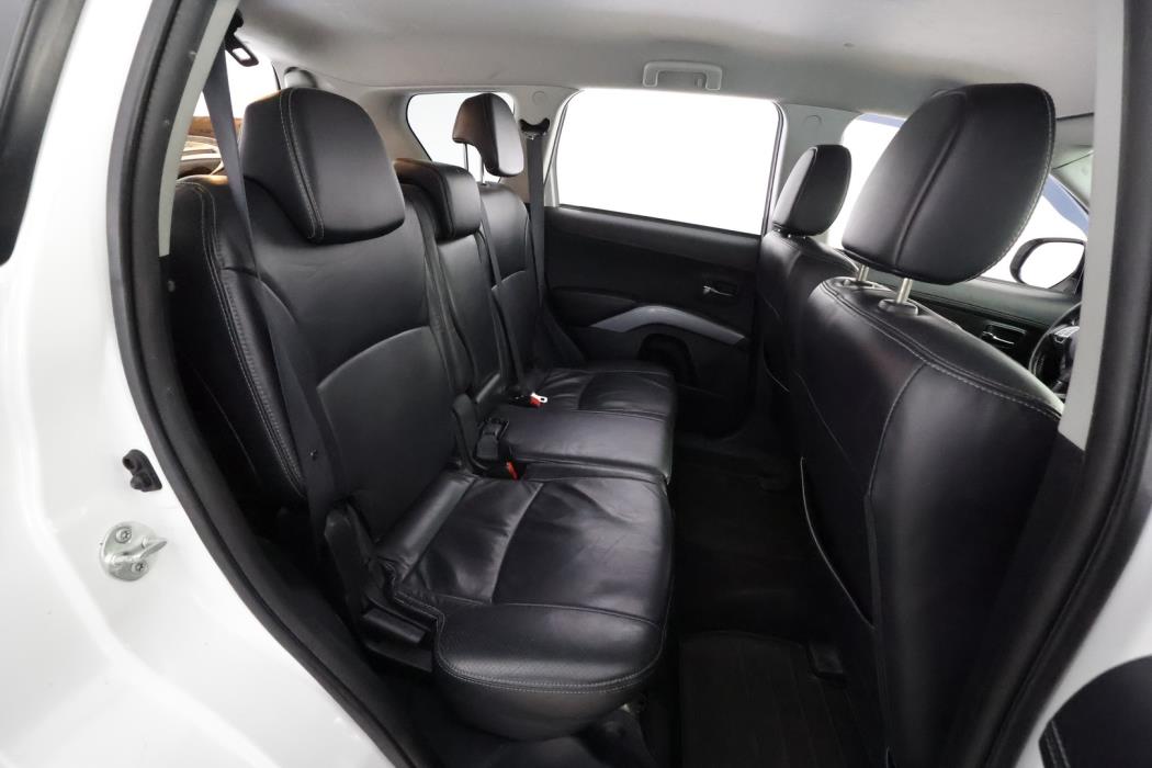 MITSUBISHI Outlander 2012