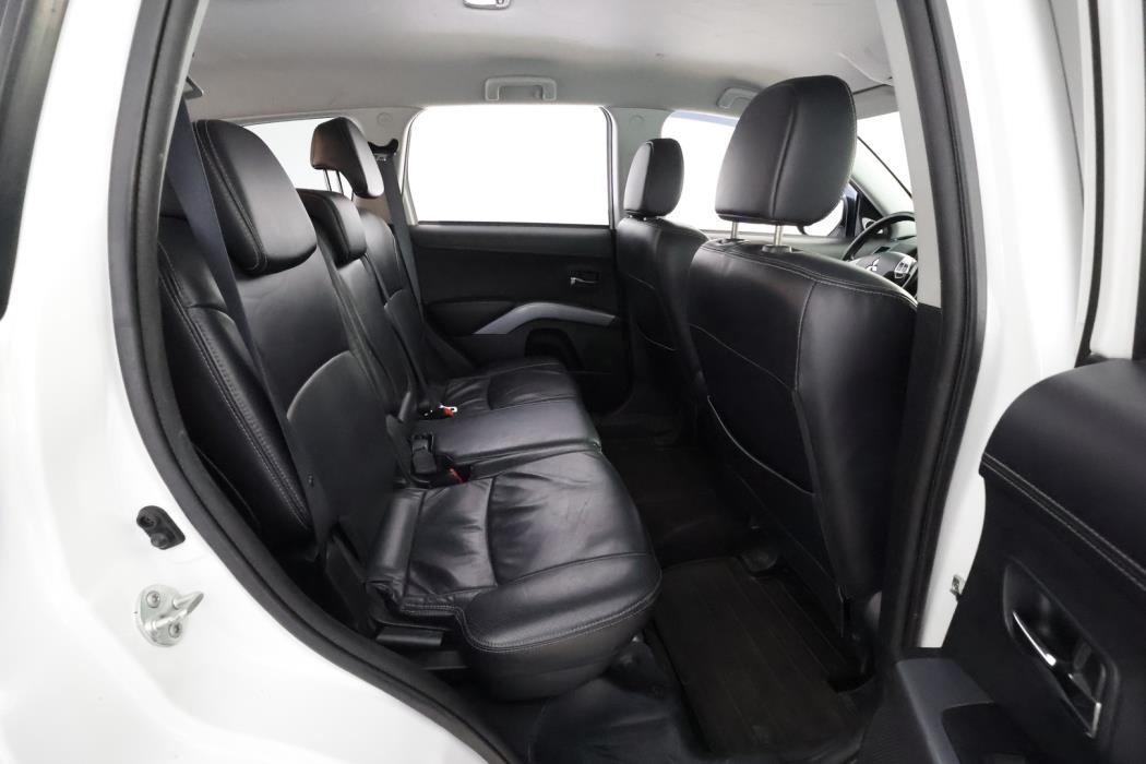 MITSUBISHI Outlander 2012