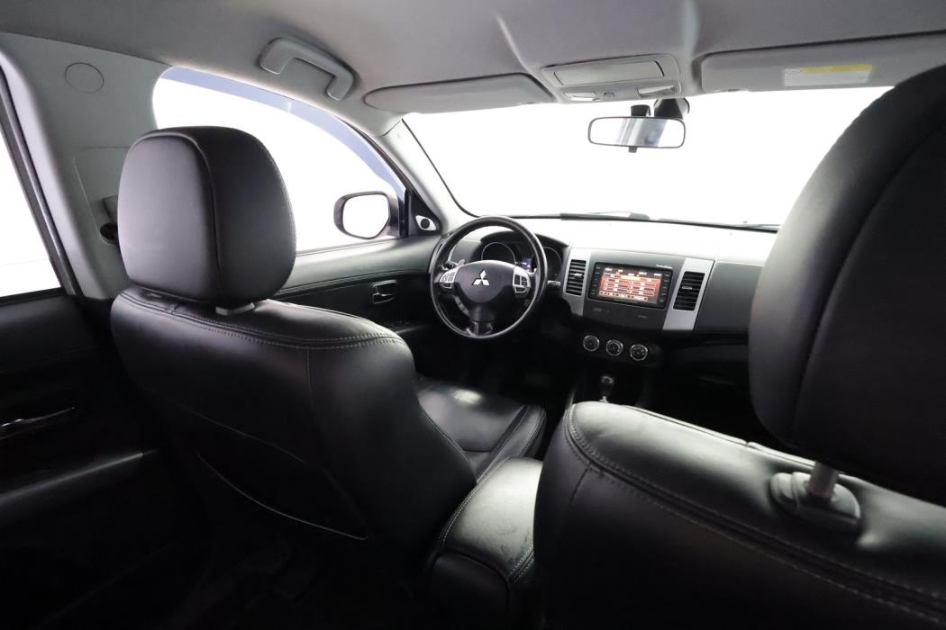 MITSUBISHI Outlander 2012