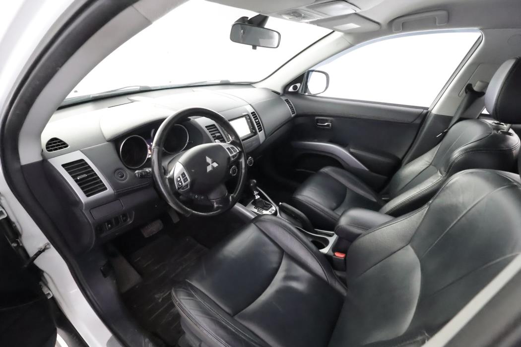 MITSUBISHI Outlander 2012