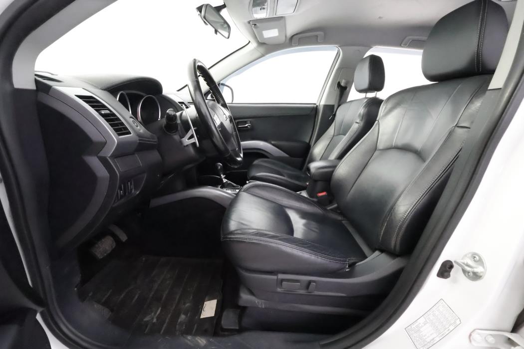 MITSUBISHI Outlander 2012