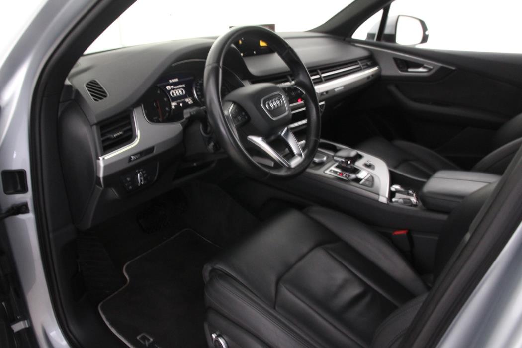 AUDI Q7 2016