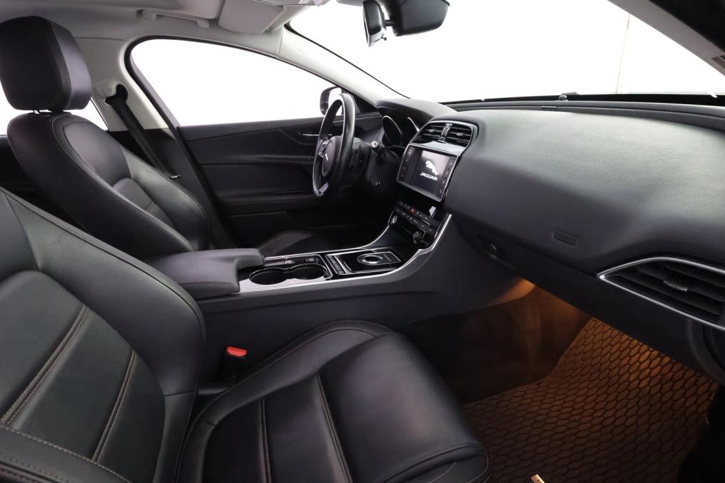 JAGUAR XE 2016