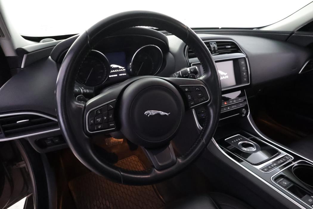JAGUAR XE 2016
