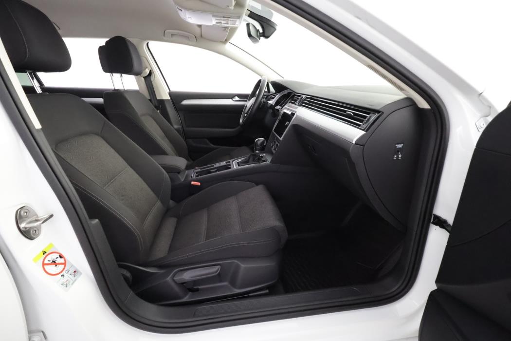 VOLKSWAGEN Passat 2019