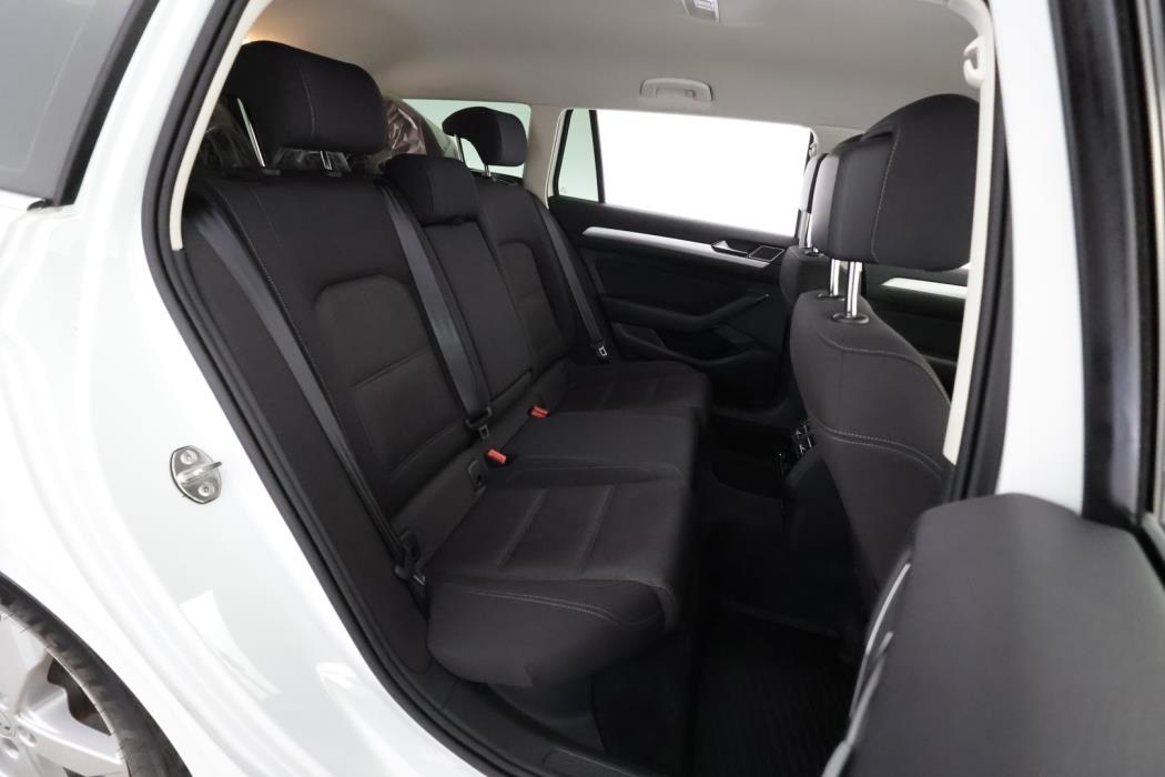 VOLKSWAGEN Passat 2019