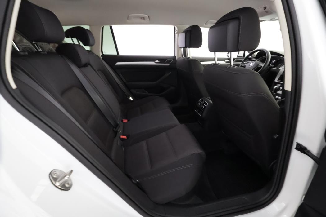 VOLKSWAGEN Passat 2019