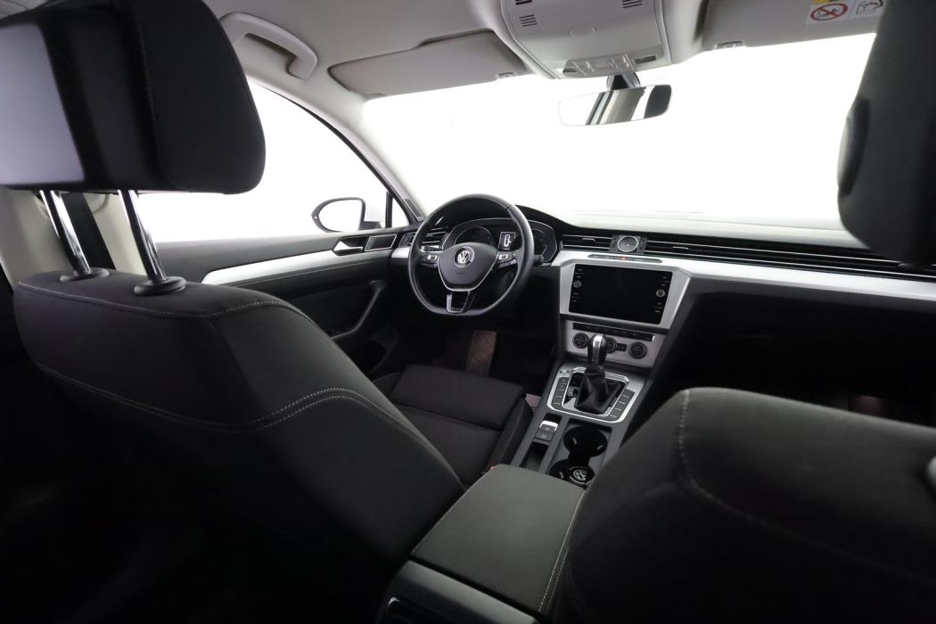 VOLKSWAGEN Passat 2019